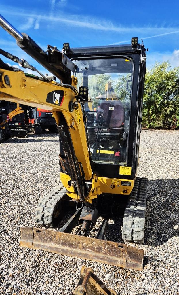 CAT 301.7 D Міні-екскаватори < 7т