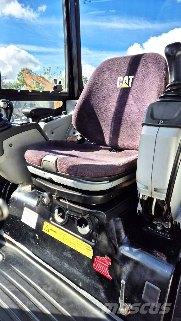 CAT 301.7 D Міні-екскаватори < 7т