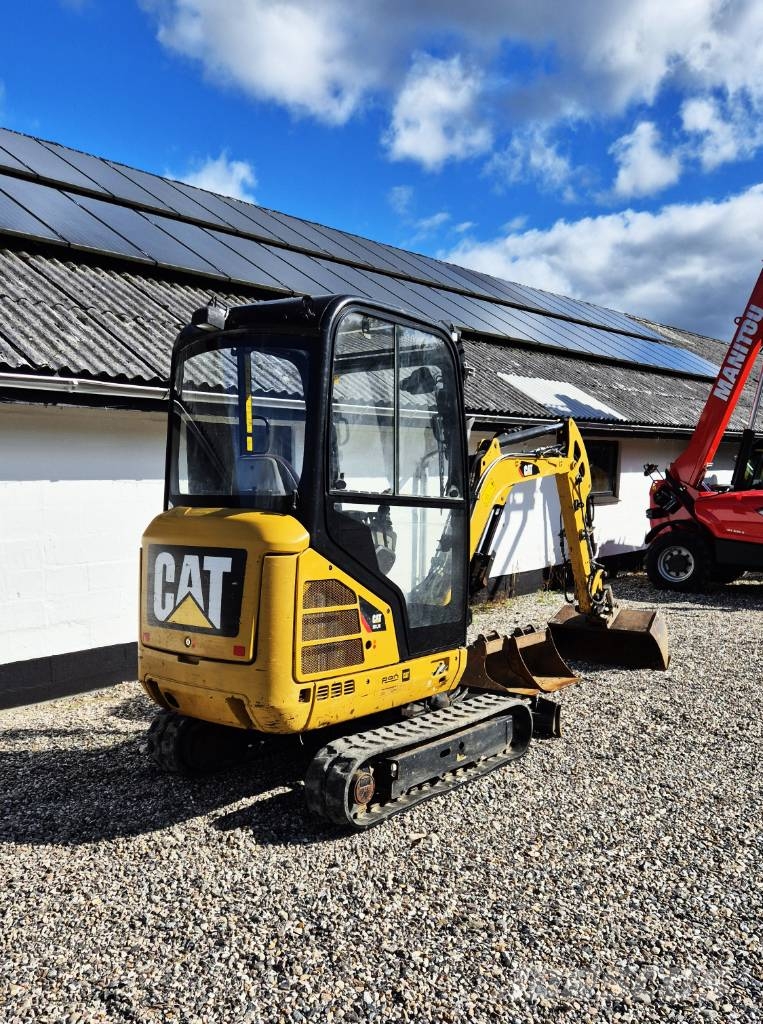 CAT 301.7 D Міні-екскаватори < 7т