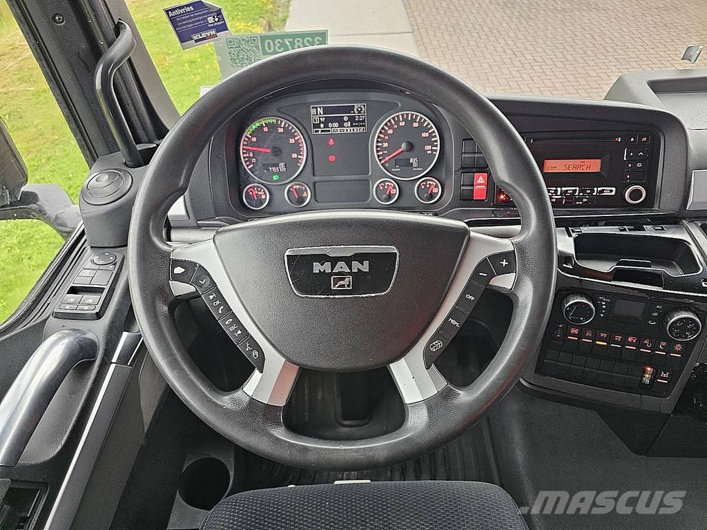 MAN 26.440 TGX 6X2 TAILLIFT شاحنات ذات هيكل صندوقي