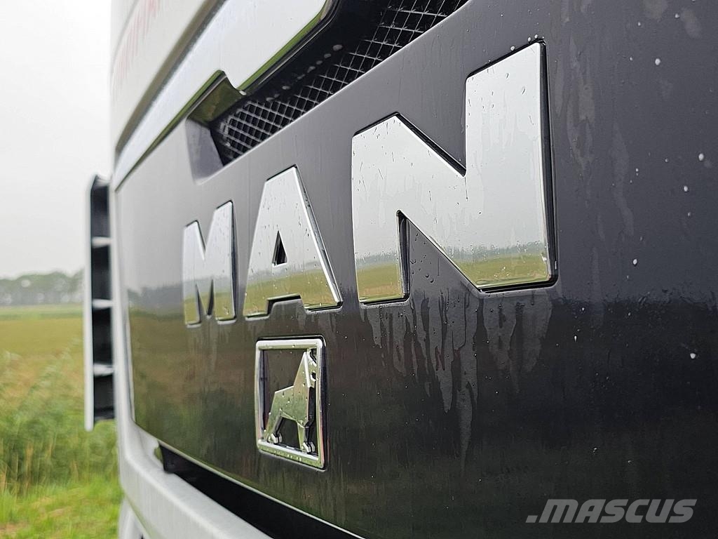MAN 26.440 TGX 6X2 TAILLIFT شاحنات ذات هيكل صندوقي
