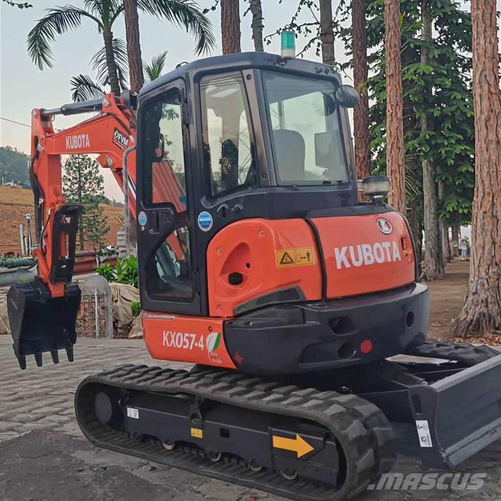 Kubota KX057-4 EXCAVATOR Minigravere <7t
