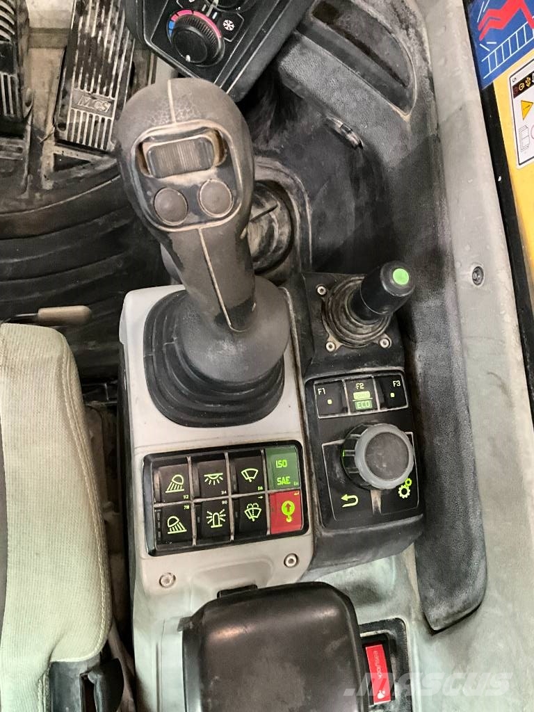 Neuson EW 65 휠 굴삭기