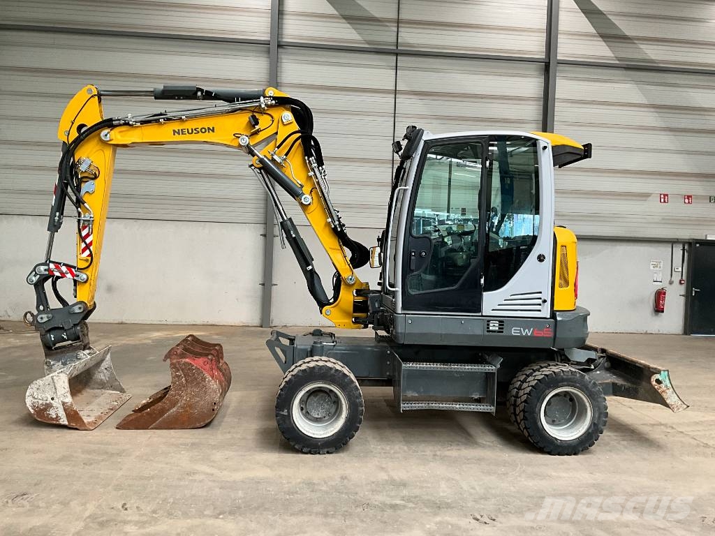 Neuson EW 65 휠 굴삭기