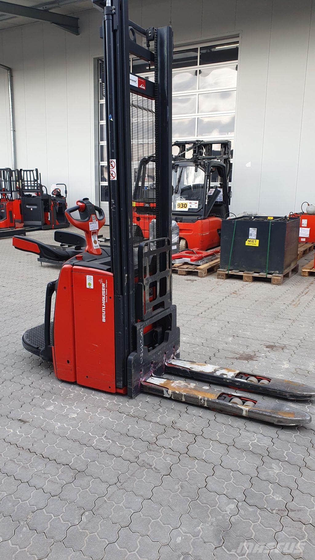Linde L16APi Самохідні електроштабелери