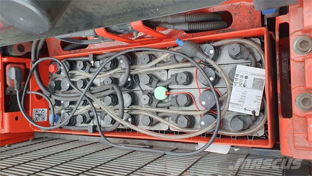 Linde L16APi Самохідні електроштабелери