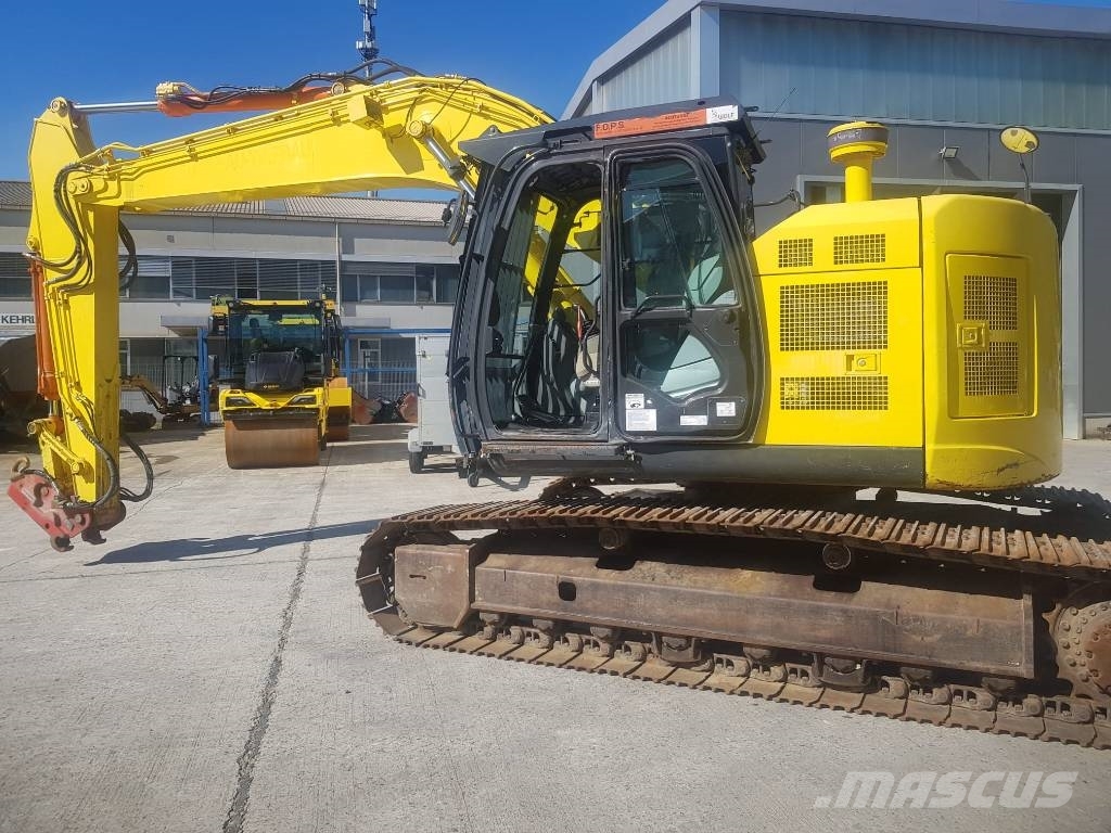 Hitachi ZX225USLC-5 履带挖掘机