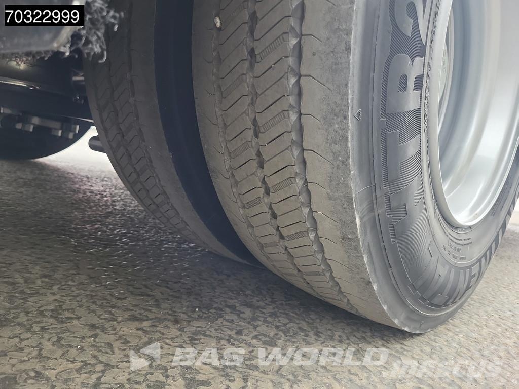 Schwarzmüller 3 axles NEW! 3x Steering Axles SAF Extendable Semirremolques de góndola rebajada