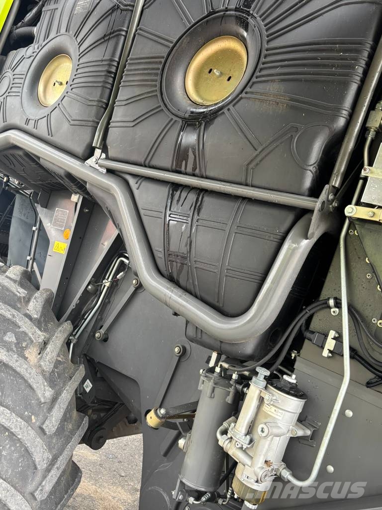 CLAAS Lexion 8700 TerraTrac Kombajni