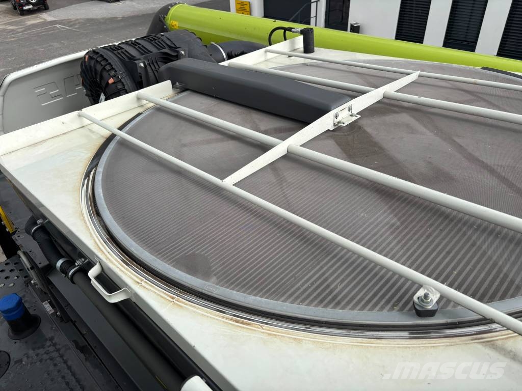 CLAAS Lexion 8700 TerraTrac Kombajni