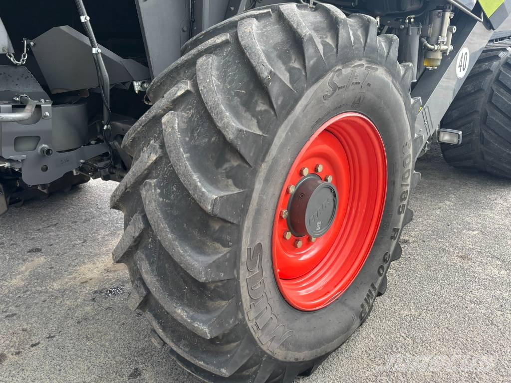 CLAAS Lexion 8700 TerraTrac Kombajni