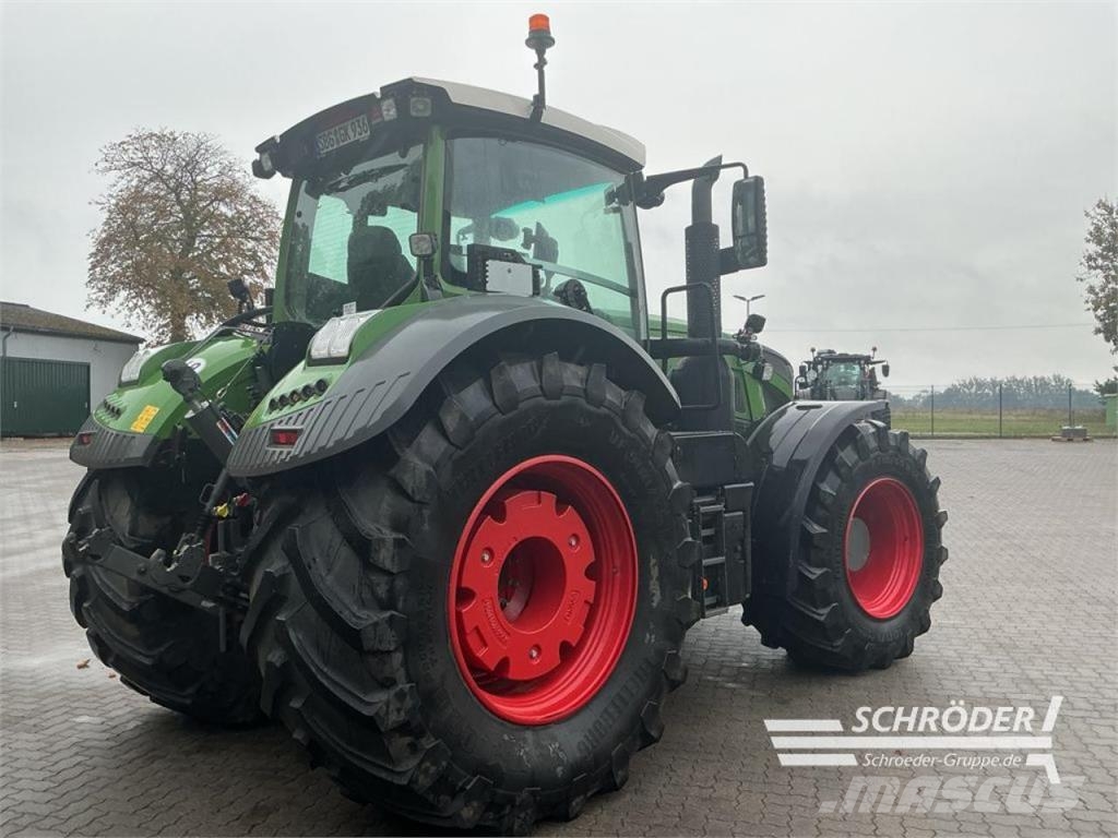Fendt 936 VARIO GEN7 PROFI PLUS Трактори