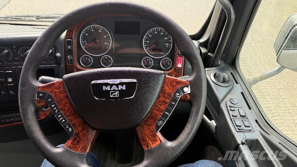 MAN 26.480 Tractor Units