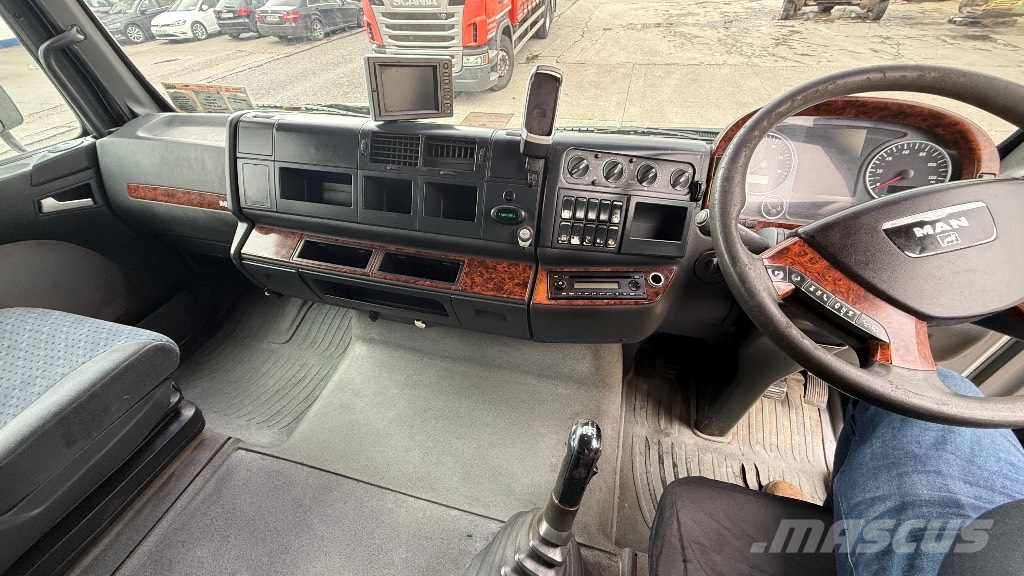 MAN 26.480 Tractor Units