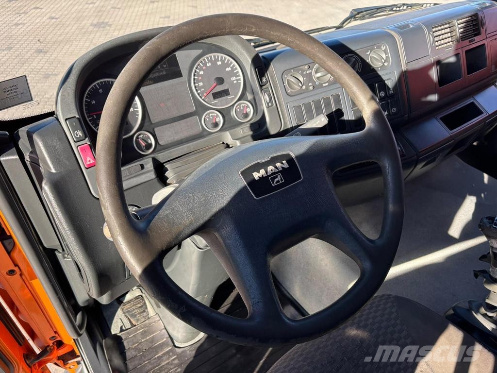 MAN TGA 26.400 6x4 FULLSTEEL / BOX L=4795 mm Pašizgāzējs