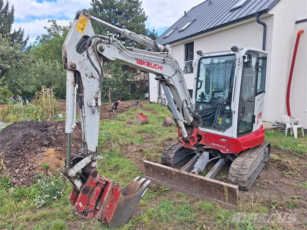 Takeuchi TB 335 R معدات البناء - غير ذلك