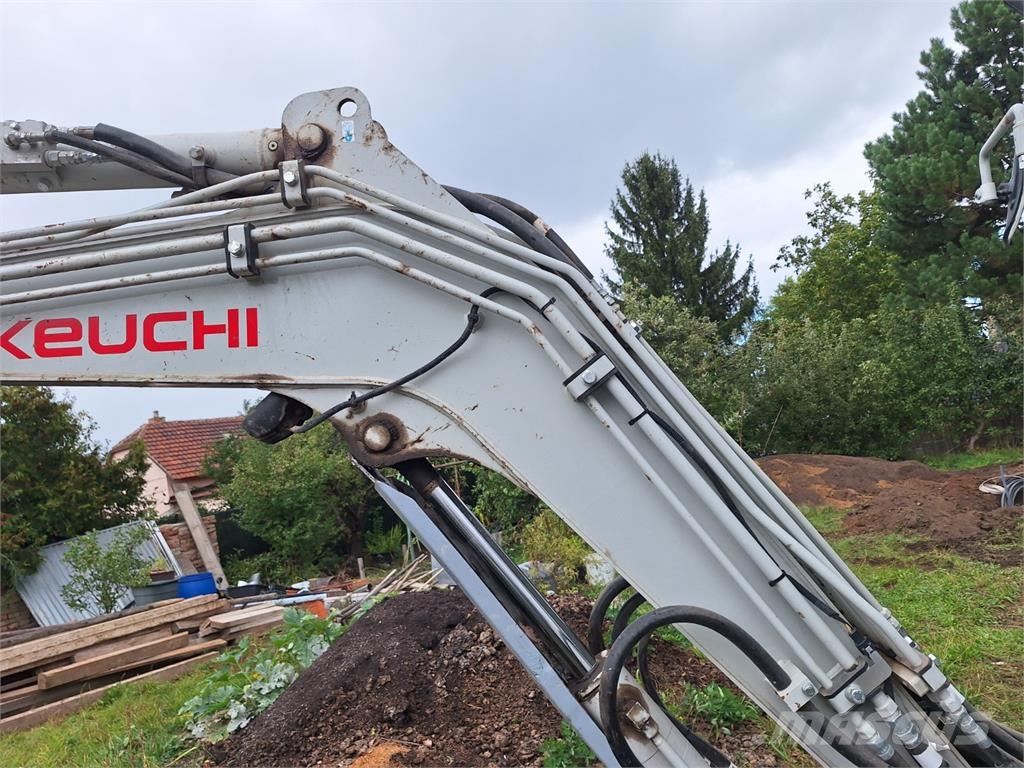 Takeuchi TB 335 R معدات البناء - غير ذلك