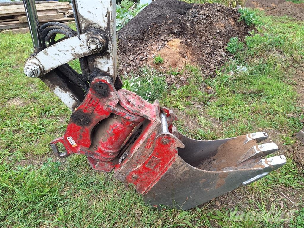 Takeuchi TB 335 R معدات البناء - غير ذلك