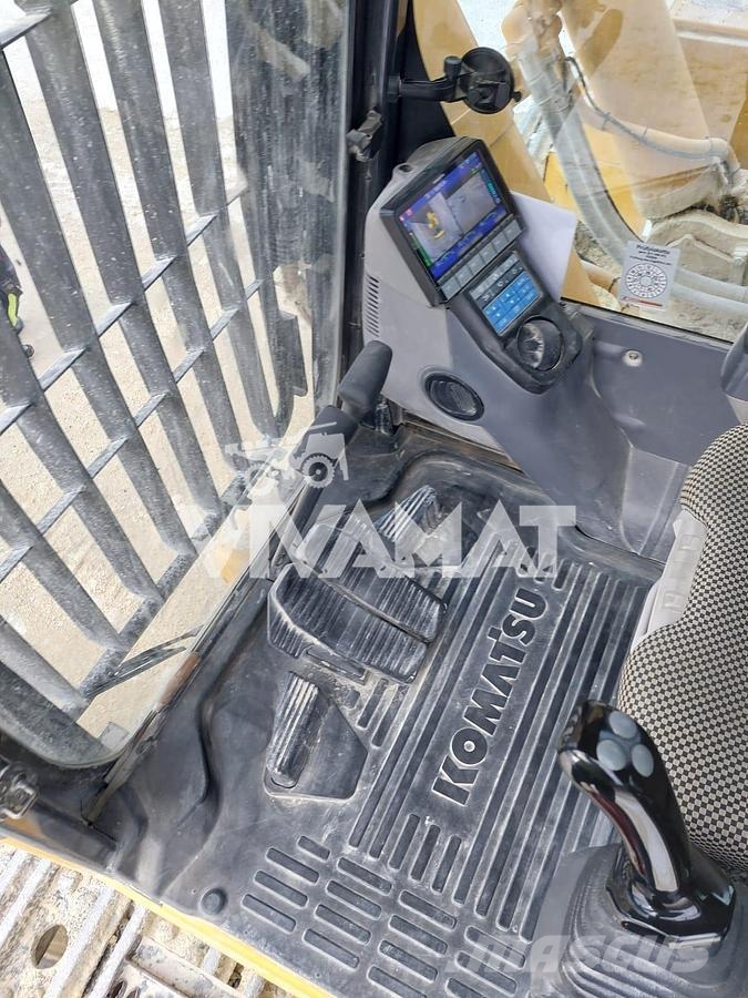 Komatsu PC700LC-11 履带挖掘机