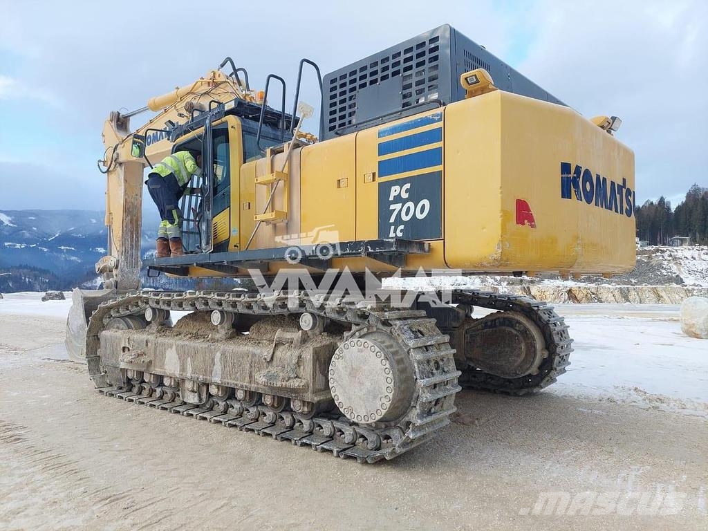 Komatsu PC700LC-11 履带挖掘机
