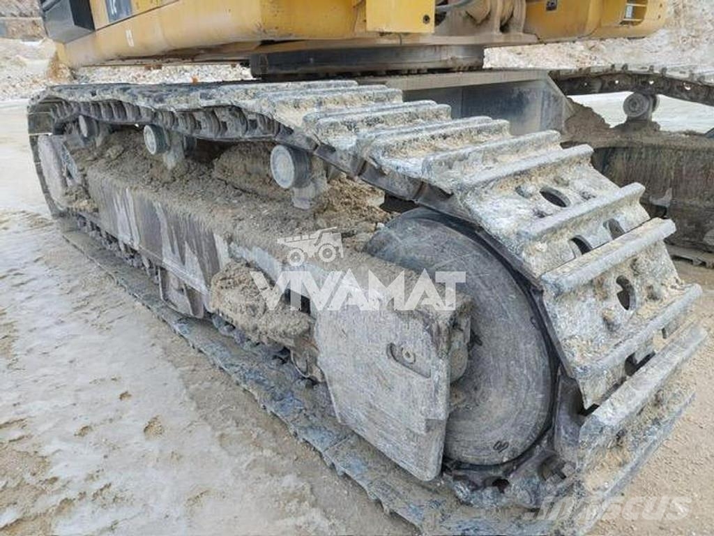 Komatsu PC700LC-11 履带挖掘机
