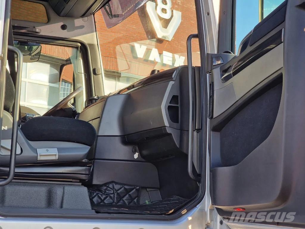MAN TGX 18.560 4x2 - Retarder - Night clima - Full air Trækkere
