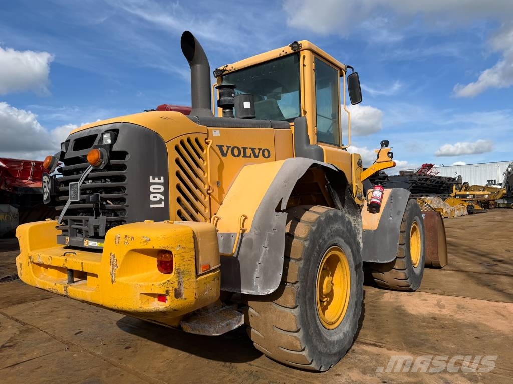 Volvo L 90 E Pyöräkuormaajat