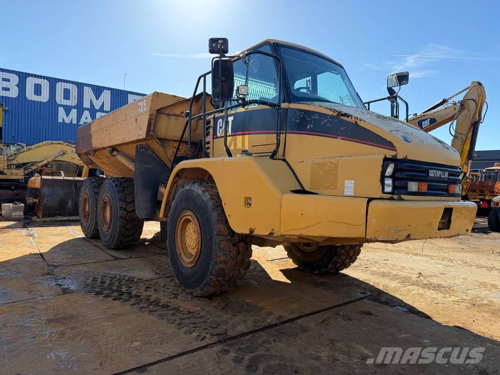 CAT 725 Liigendraamiga pinnaseveokid
