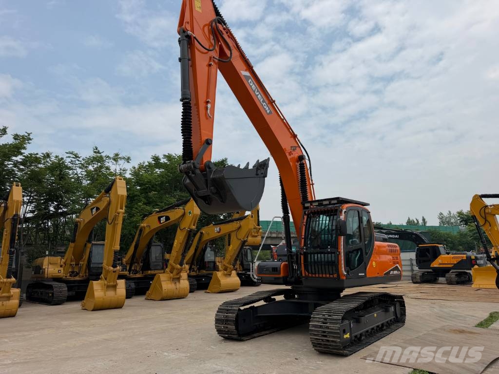 Develon DX225 Верижен екскаватор