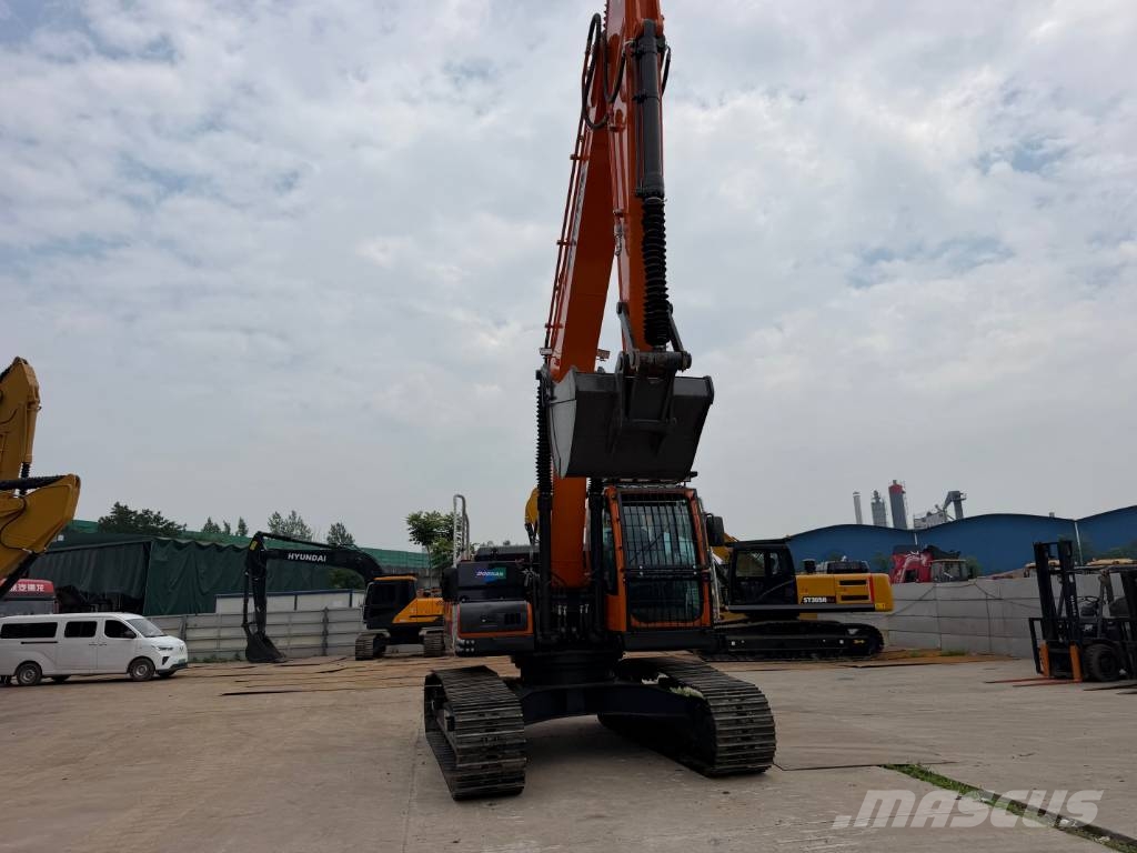 Develon DX225 Верижен екскаватор