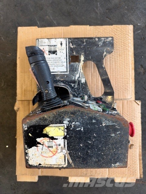 SkyJack SKYJACK SJ6832RT USED ELECTRIC MANIPULATOR Käärtõstukid
