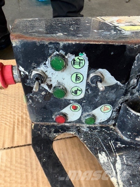 SkyJack SKYJACK SJ6832RT USED ELECTRIC MANIPULATOR Käärtõstukid