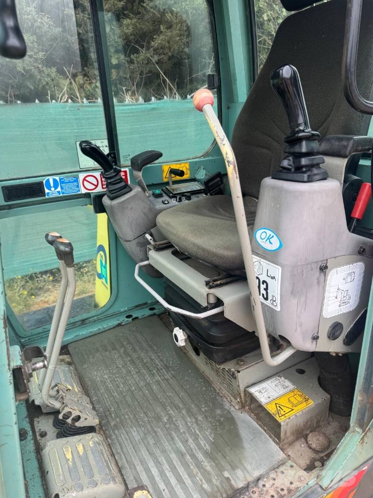 Yanmar B 25 V حفارات صغيرة أقل من 7 طن (حفارات صغيرة)