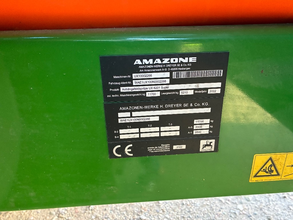 Amazone UX 6201 Super Vučene prskalice