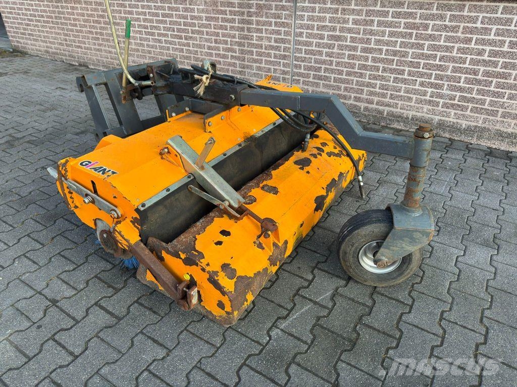 GiANT Veegmachine Barredoras
