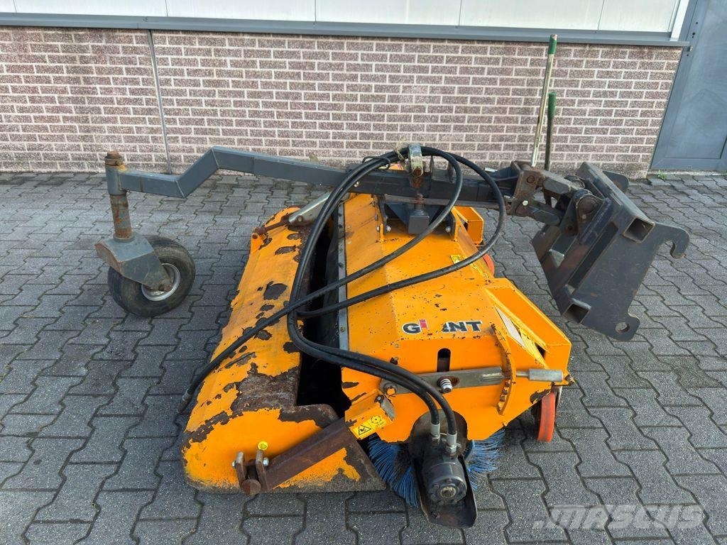 GiANT Veegmachine Barredoras