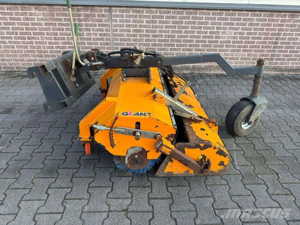 GiANT Veegmachine Barredoras