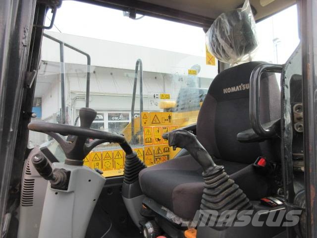 Komatsu PW118 MR-11 Lastik tekerli ekskavatörler