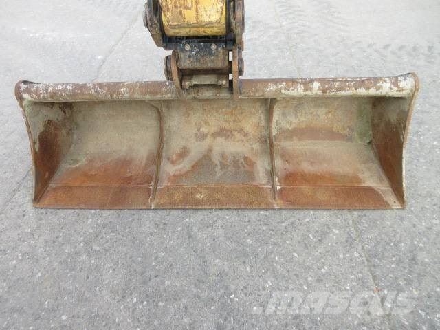 Komatsu PW118 MR-11 Lastik tekerli ekskavatörler