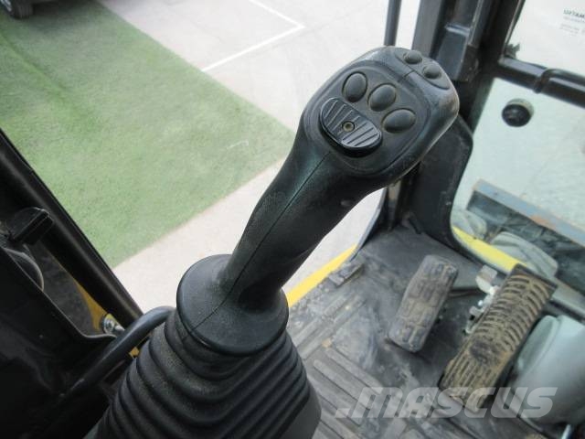 Komatsu PW118 MR-11 Lastik tekerli ekskavatörler