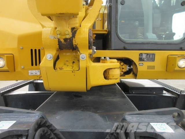 Komatsu PW118 MR-11 Lastik tekerli ekskavatörler