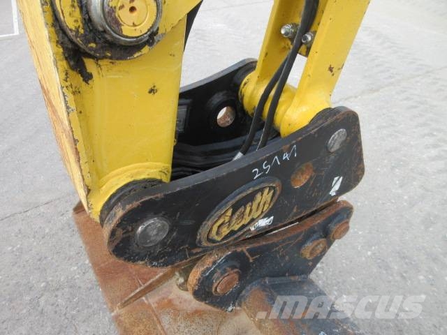 Komatsu PW118 MR-11 Lastik tekerli ekskavatörler