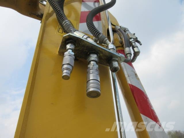 Komatsu PW118 MR-11 Lastik tekerli ekskavatörler