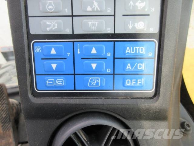 Komatsu PW118 MR-11 Lastik tekerli ekskavatörler