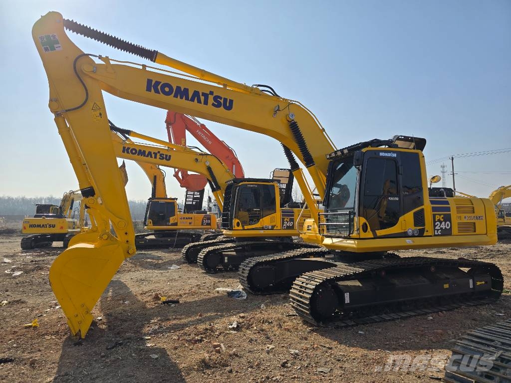 Komatsu PC 240 LC-8 حفارات زحافة