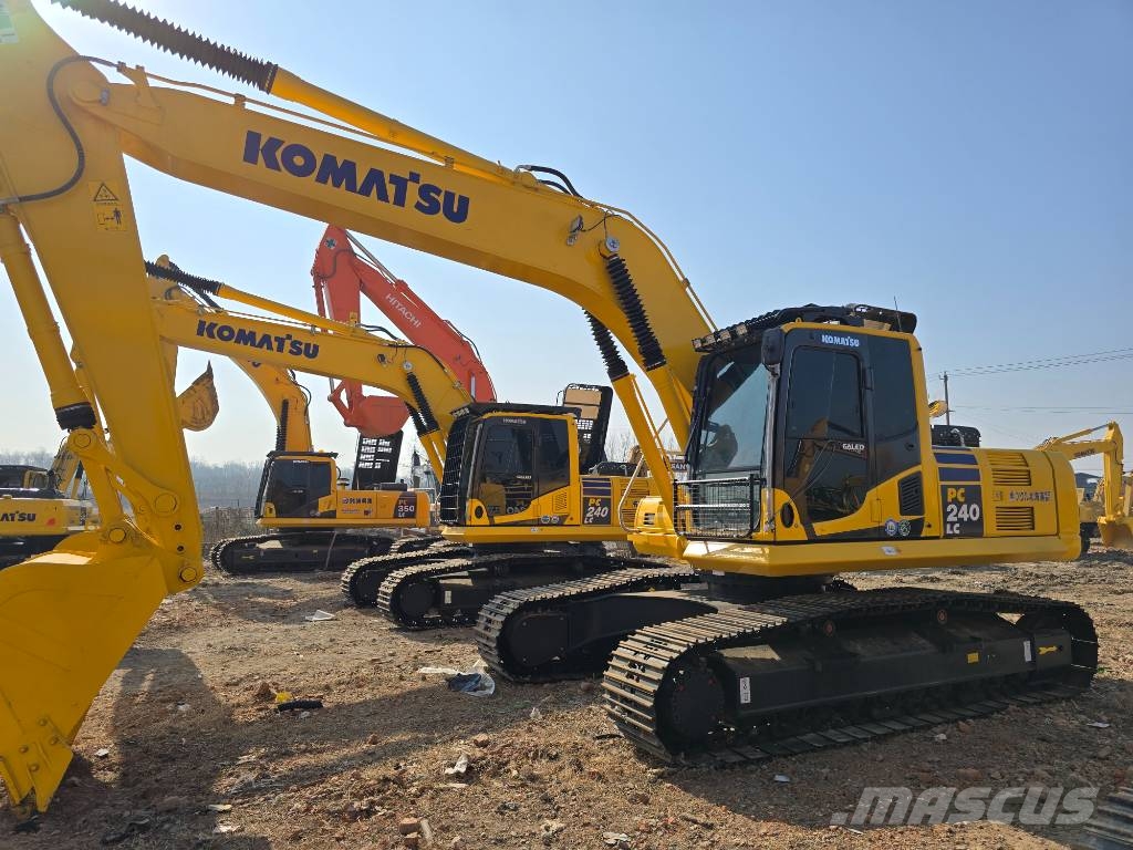 Komatsu PC 240 LC-8 حفارات زحافة