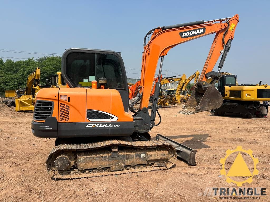 Doosan DX 60 Vikšriniai ekskavatoriai