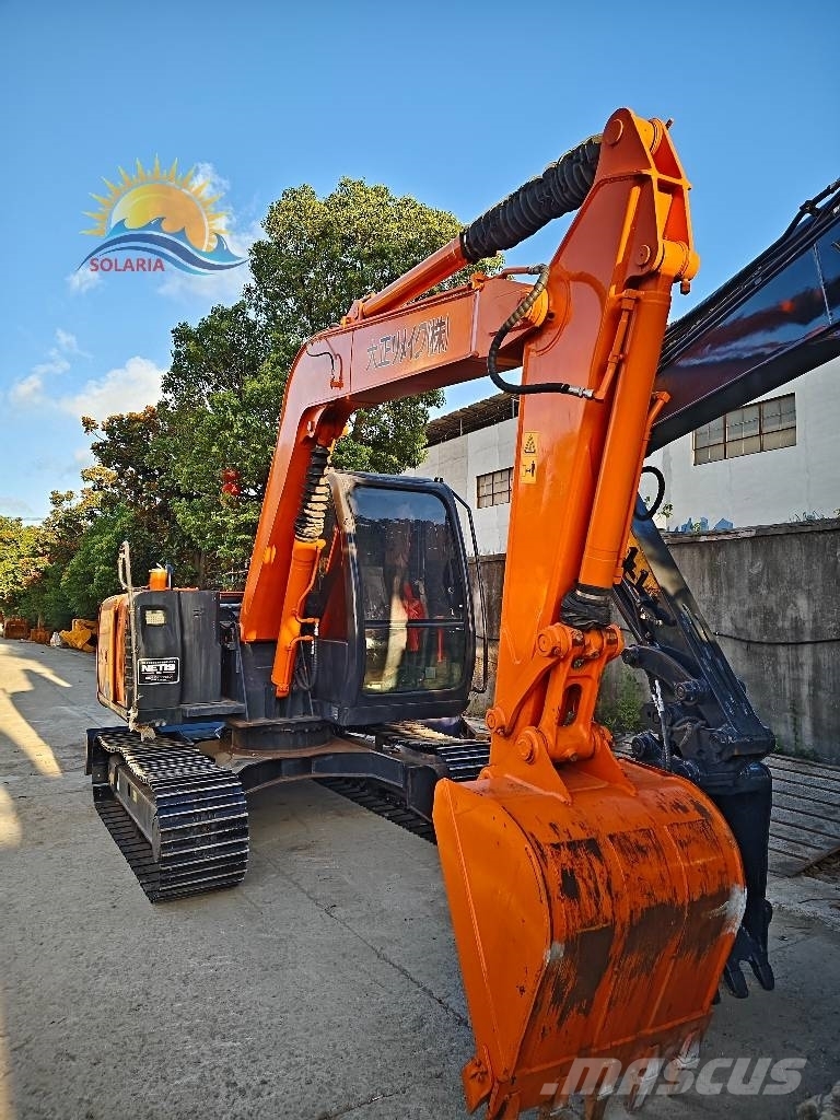 H・T Hitachi introduces trio of Dash 7 ultrashort tail swing