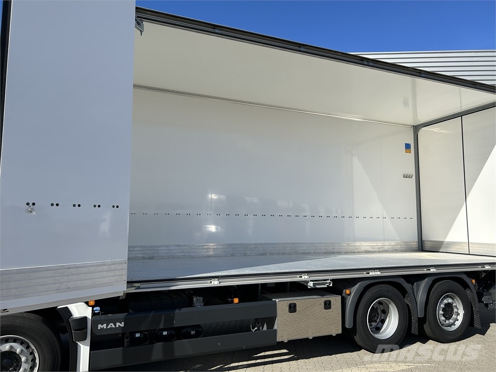 MAN TGX 28.520 Sanduk kamioni