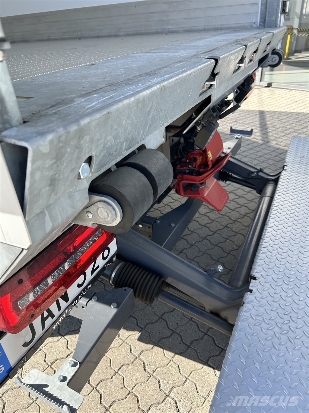 MAN TGX 28.520 Sanduk kamioni